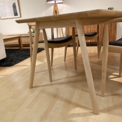 ダイニングテーブル yamanami YT1 – 商品カタログ