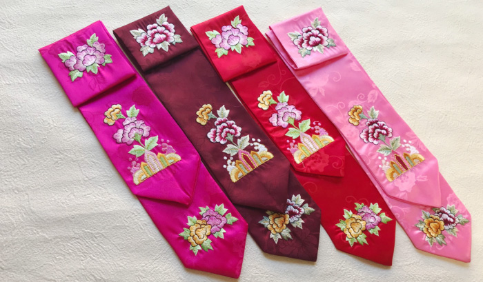 韓国 チマチョゴリ ヘア飾り リボン 刺繍入り かわいいテンギリボン