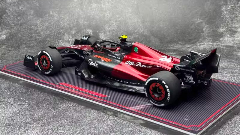 Alfa Romeo F1 C43 – #24 Zhou Guanyu Netherlands GP Edition 1:18