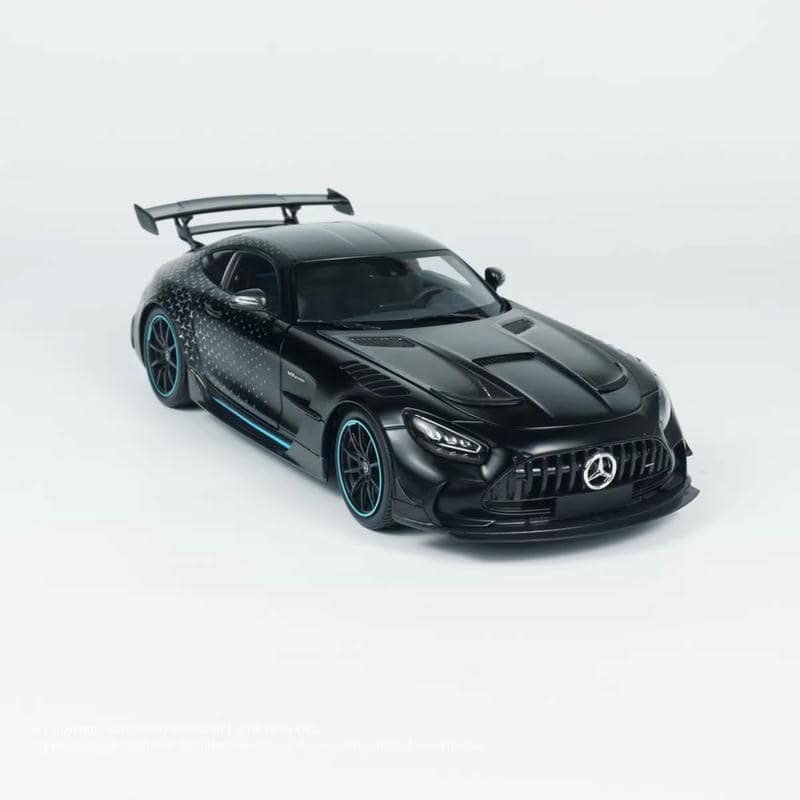 Minichamps 1:18 Mercedes-AMG GT Black Series Diecast Model – YX