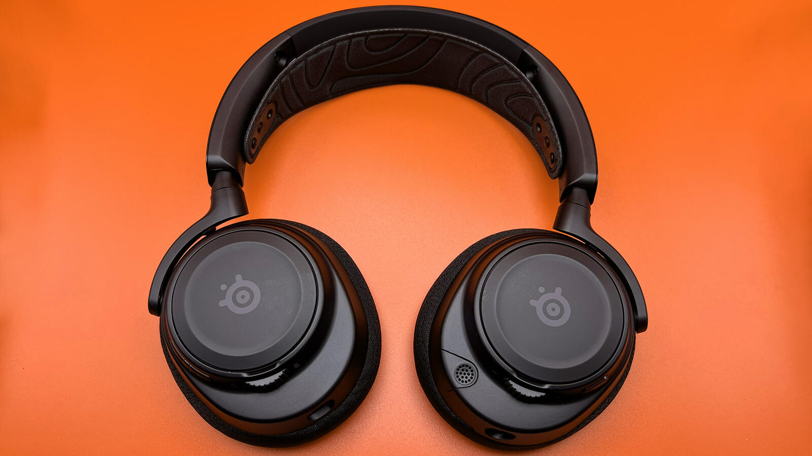 SteelSeries Arctis Nova 7 Wireless review: A mid-range contender