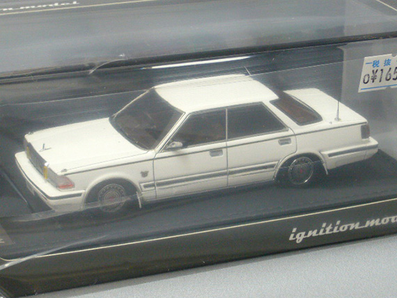 日産セドリック(Y30)4ドア ハードトップ ブロアム VIPホワイト