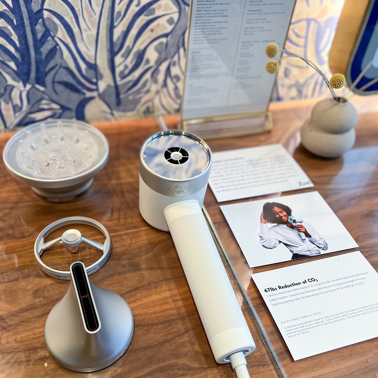 Zuvi Halo ヘアドライヤー、LightCare 付き - 健康な髪 | ズヴィ