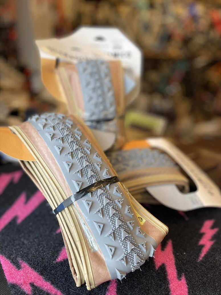 ULTRADYNAMICO / rose race tire / gray / 700x42c