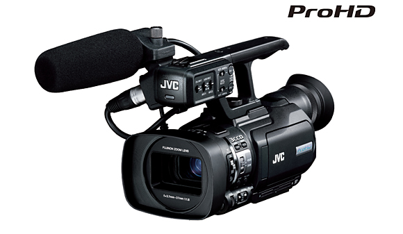 ダブルスロットを搭載し、SDHC/SDXCメモリーカードの2枚同時記録を実現