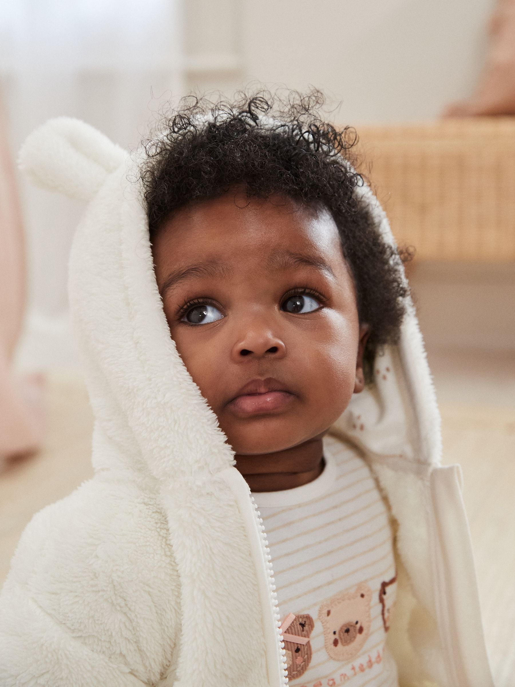 Next：日本 ベージュ - フリース フード付き ベビージャケット（0 か月