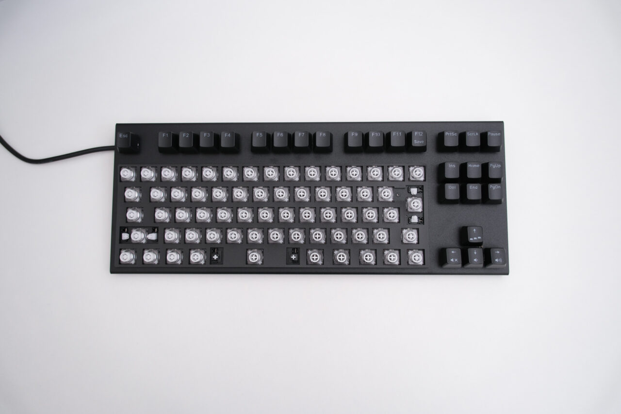 REALFORCE GX1 レビュー：新機能「Dual-APC」を搭載した静電容量無接点