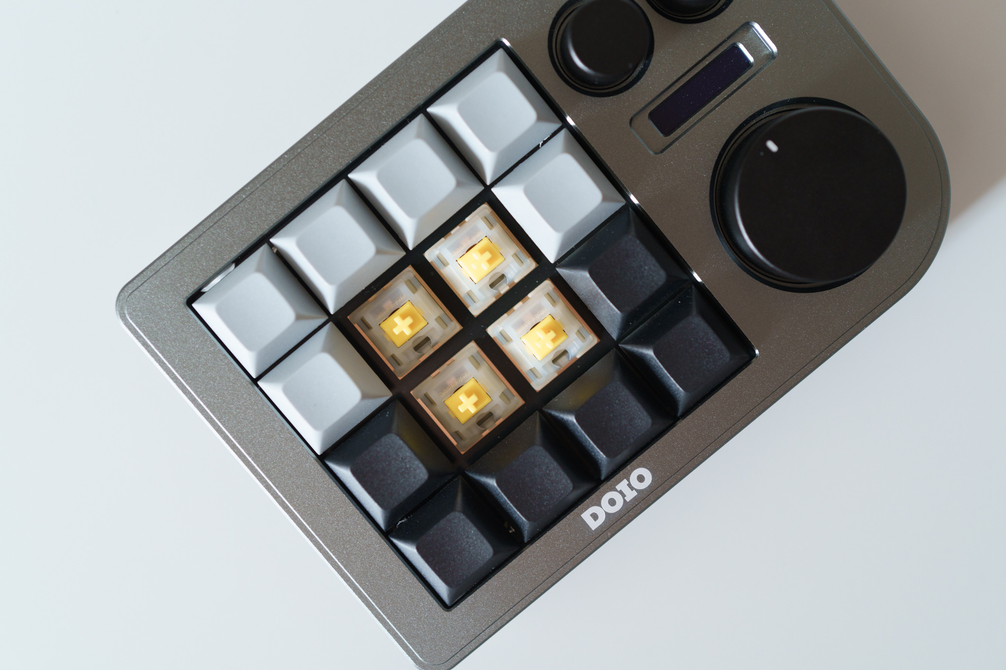 DOIO KB16 レビュー：1万円で買えるガスケットマウント搭載、ホット