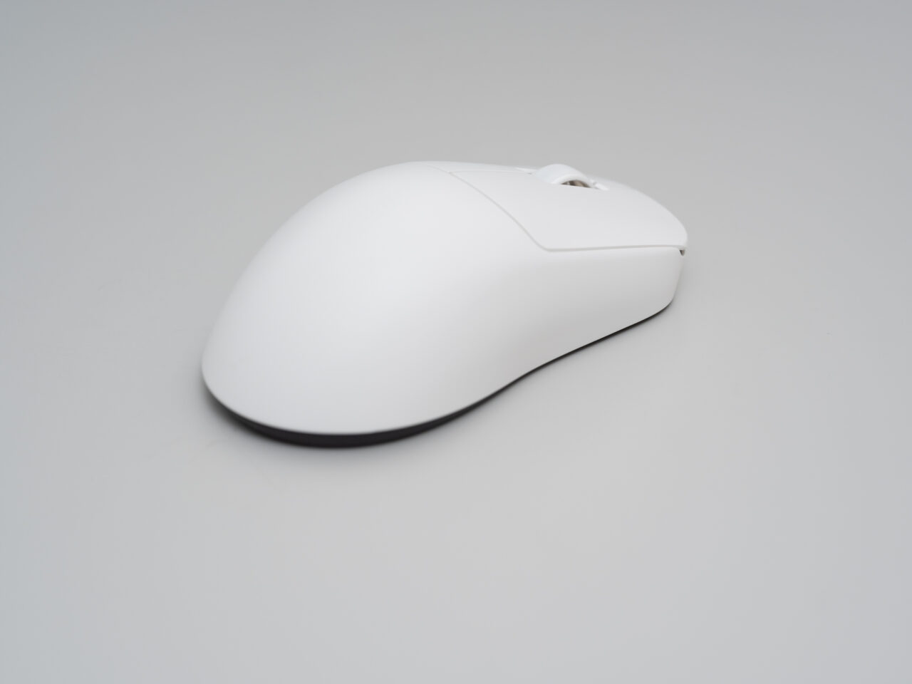 AIM1 時雨レビュー：約47gと軽量ながら高耐久、オールホワイト