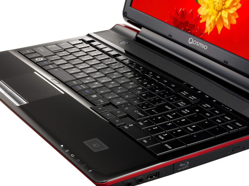 戸田覚の最速レビュー】高性能で安い！Qosmioの新テレビノート登場