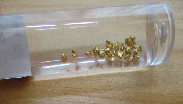 身延町・下部温泉で砂金採り体験♪砂金の大きさ・量・服装・コツなど