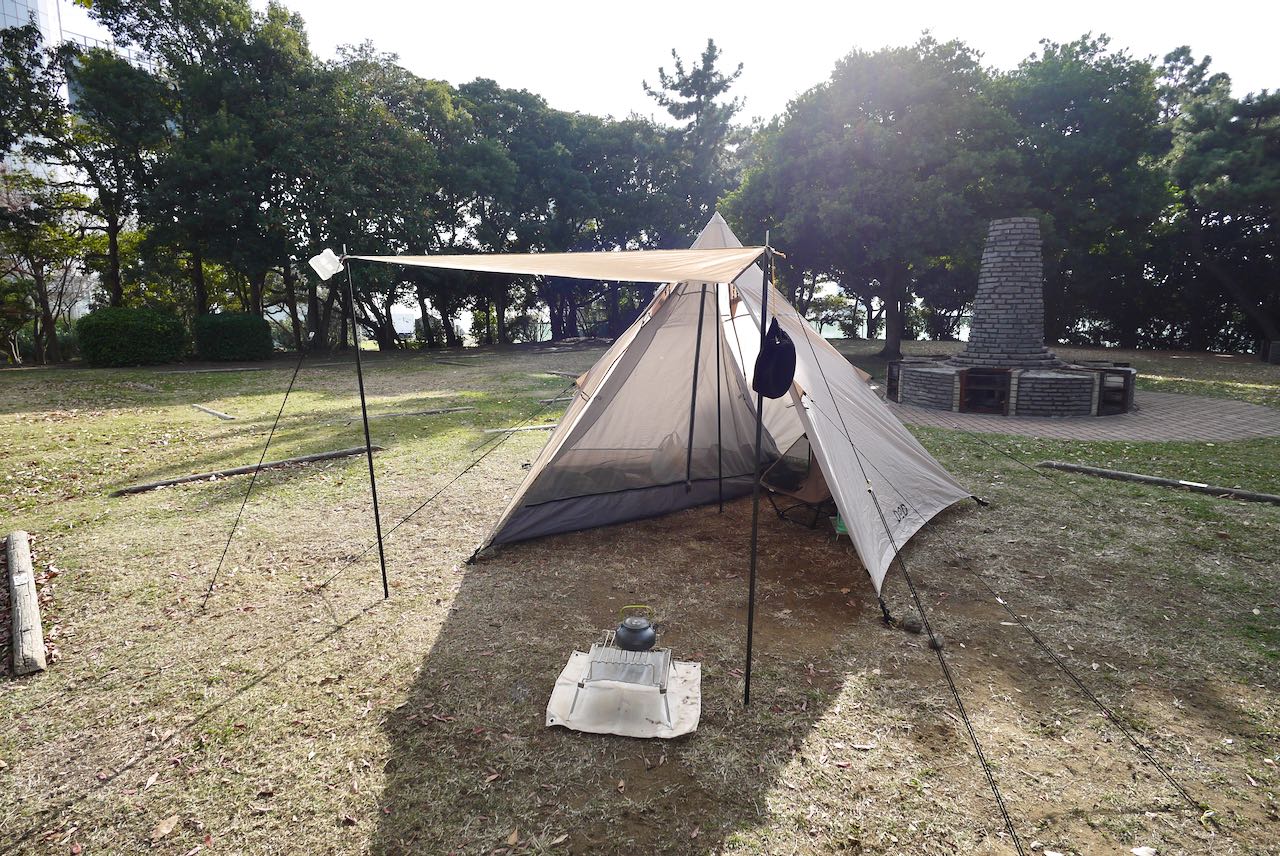 DOD ライダーズワンポールテント あまり屈まずに出入りしたり着替え