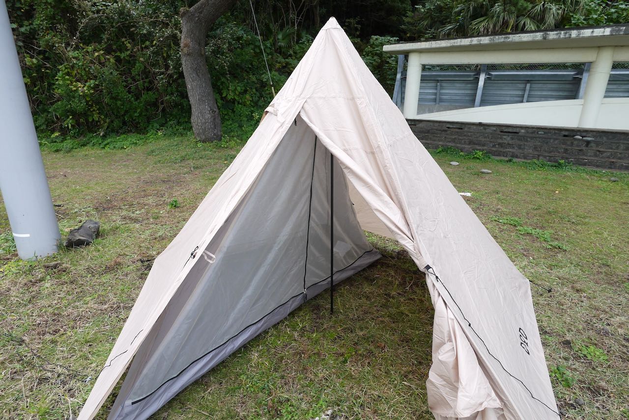 DOD ライダーズワンポールテント あまり屈まずに出入りしたり着替え