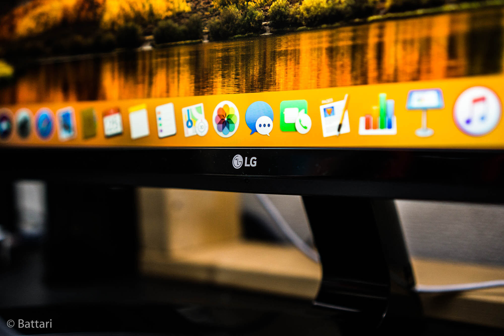 LG 27UD58-B レビュー | 4Kディスプレイ初心者機ながら使いやすさ抜群