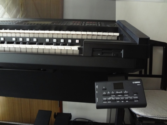 MDR-5 | 音楽の部屋 エレクトーン編