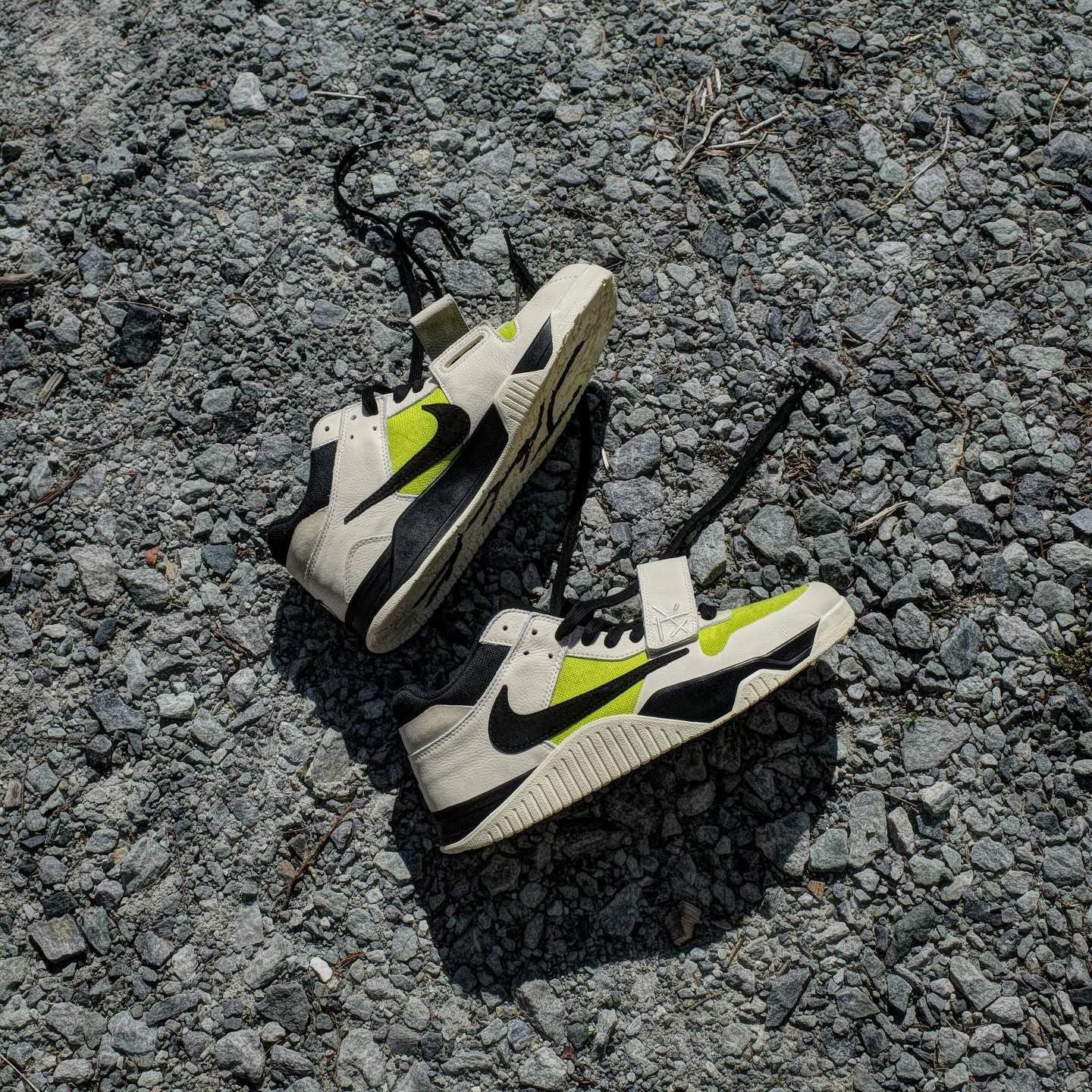 Travis Scott × NIKE の JORDAN JUMPMAN JACK TR “Bright Cactus” が