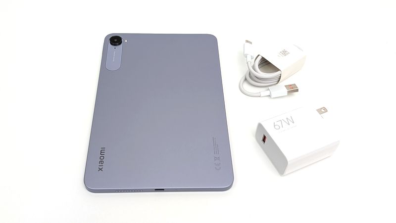 Xiaomi Pad Mini」実機で付属品を詳しくチェック！充電器や保護