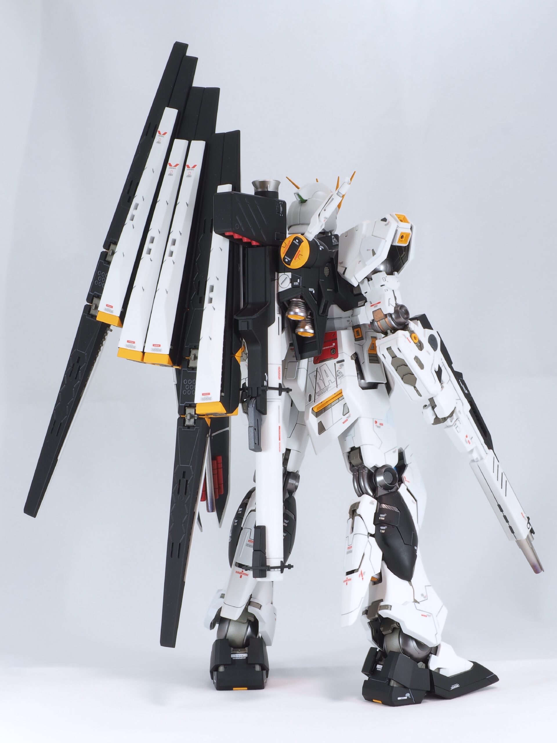 MG 1/100 νガンダム Ver.Ka | やることないからプラモやる！