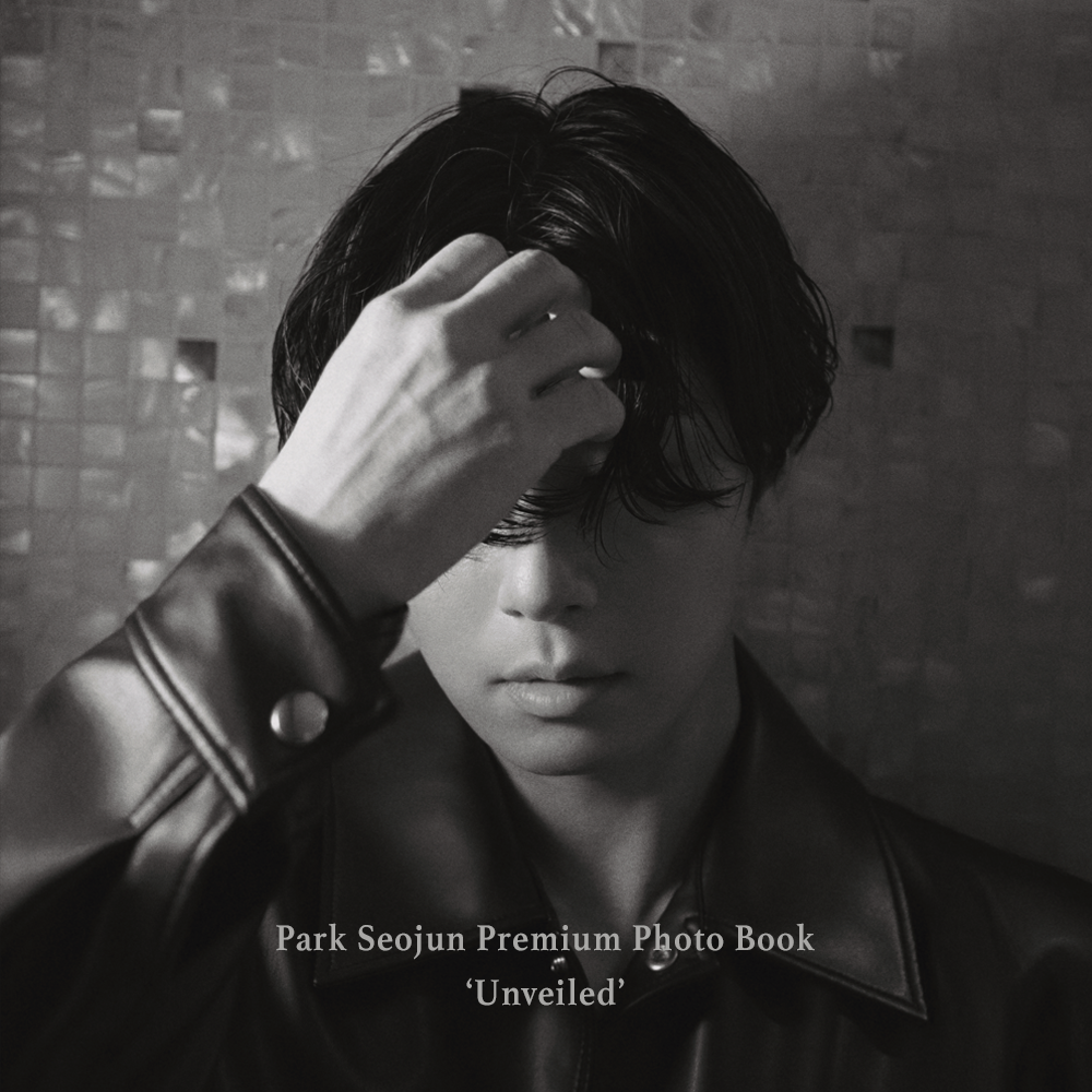 パク・ソジュン Premium Photo Book 'Unveiled' – YEN TOWN MARKET