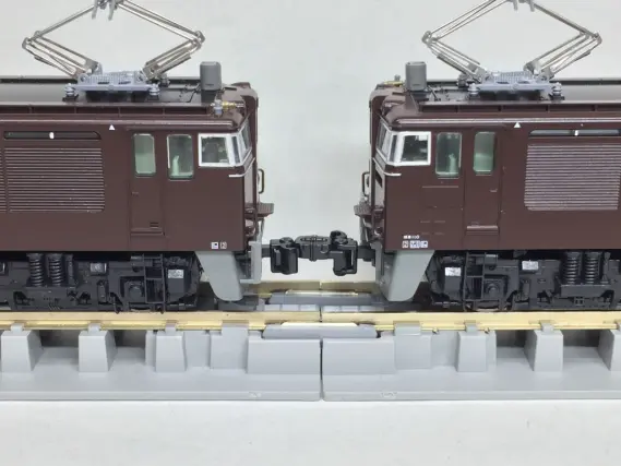 EF63が入線しました。 KATO 10-1430 EF63 2次形・3次形JR仕様（茶