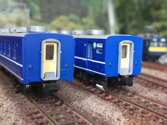 12系 お座敷列車 「カヌ座」＋「サロン佐渡」登場時が入線です