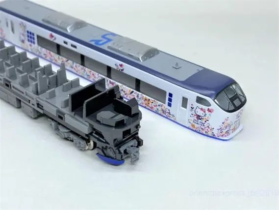 281系「ハローキティ はるか・Butterfly」が入線しました。TOMIX 98674