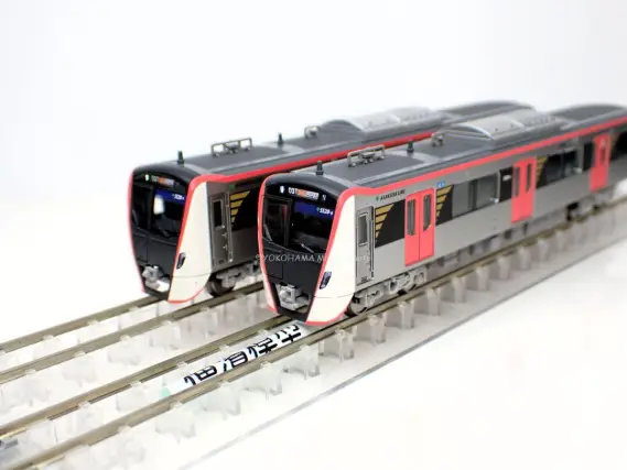 都営浅草線5500形 5520編成 が入線しました。「アクセス特急 成田空港