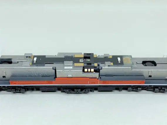 DD51 1043号機 下関総合車両所 が入線しました。KATO 7008-C