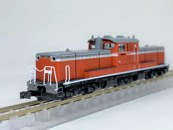 DD51 1043号機 下関総合車両所 が入線しました。KATO 7008-C