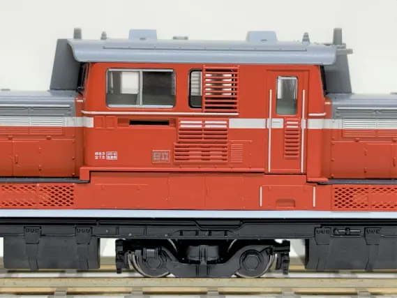 DD51 1043号機 下関総合車両所 が入線しました。KATO 7008-C