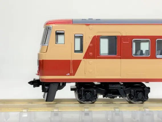185系200番台「国鉄特急色」OM08編成が入線しました。TOMIX 98691