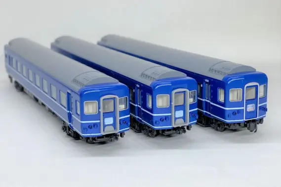 24系 寝台特急「ゆうづる」が入線です。KATO 10-811 10-812 | NGaugeJP