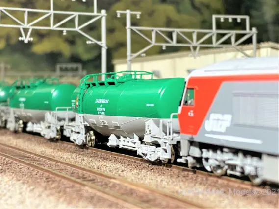 タキ1000 後期形日本石油輸送が入線しました。KATO 10-1669 | NGaugeJP