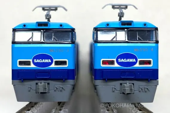 KATO M250系スーパーレールカーゴ（U50Aコンテナ積載）が入線です。10