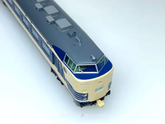 国鉄 583系特急電車(クハネ583)が入線しました。TOMIX 98771 98772