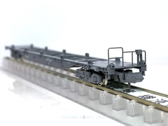 コキ106+コキ107 (JRFマークなし) コンテナ無積載を弄る。その1 KATO