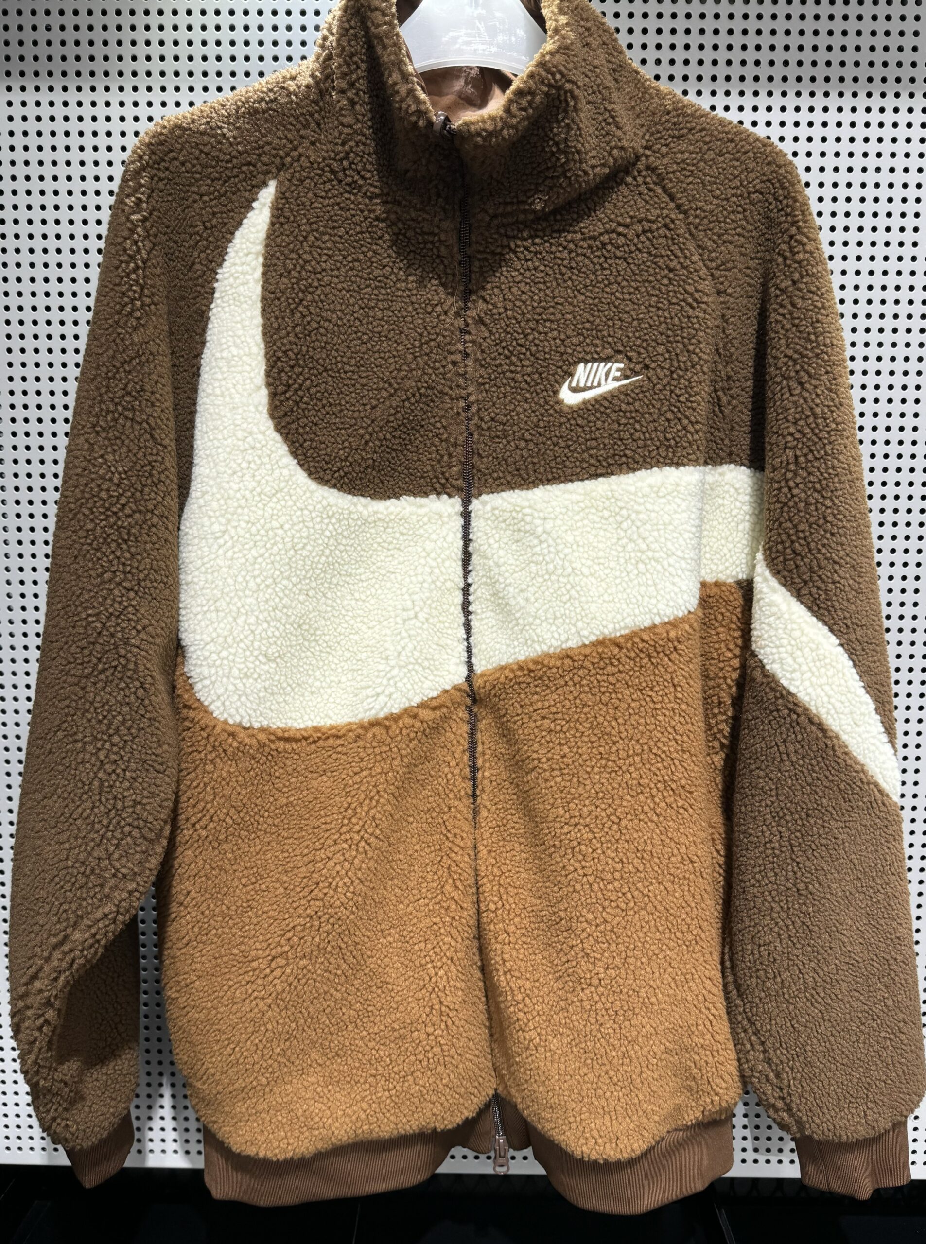 ABCマート】NIKE ウェア｜【公式】アクロスプラザ与次郎 ACROSSPLAZA