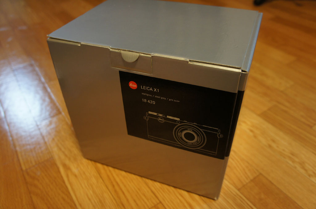 ライカX1 スチールグレーを買いました - 晴れ時々ジャズ、雨のちカメラ
