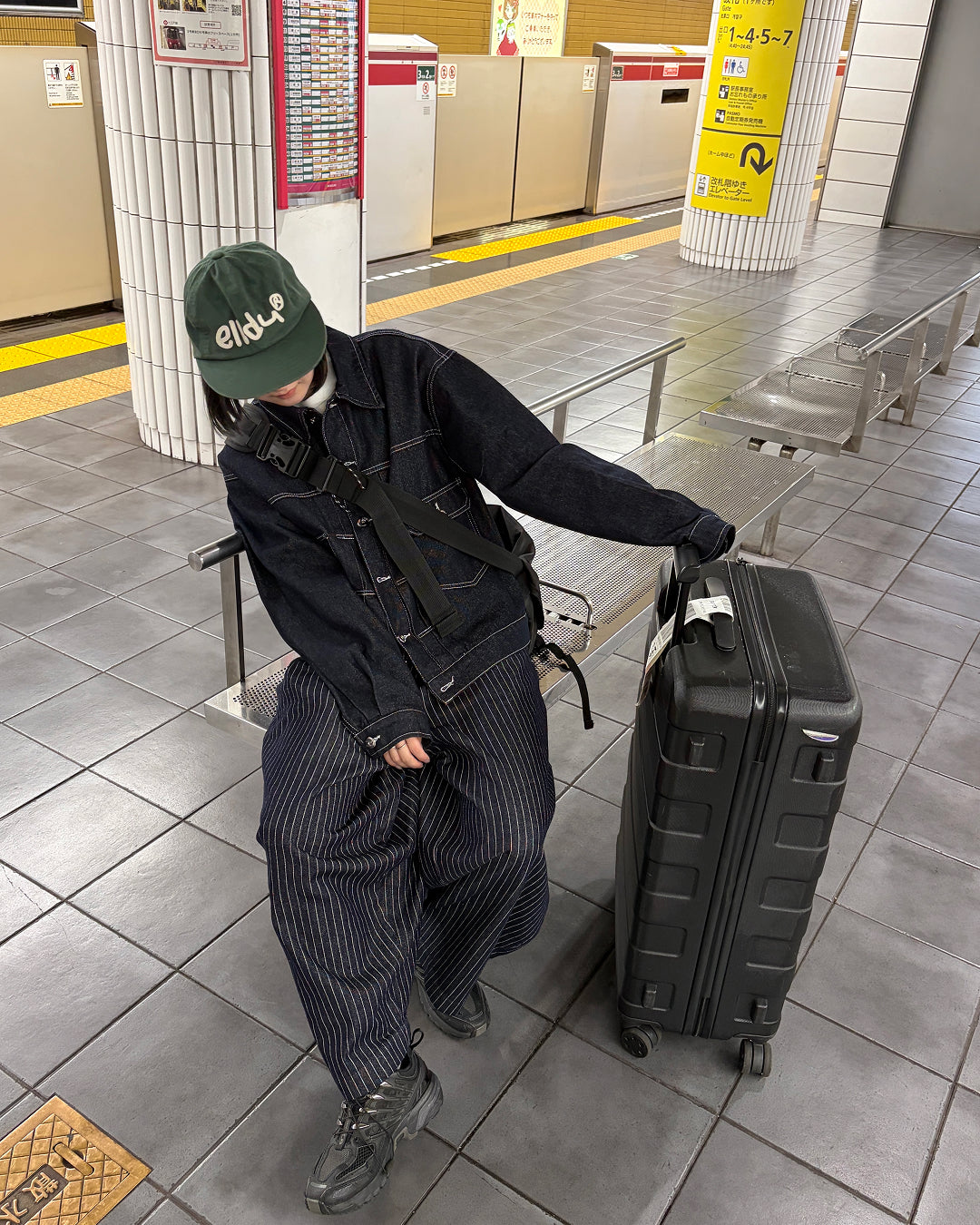 クロップドストライプバルーンパンツCH2022 – YOLO（ヨロ