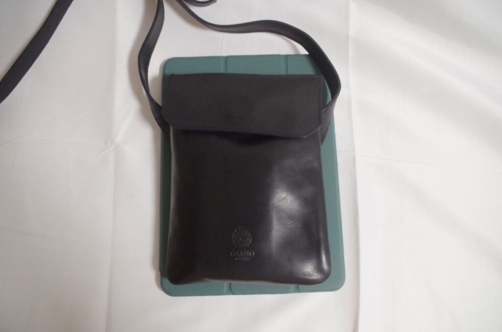 GANZO【サケット4】小さめな大人のレザーサコッシュのおススメ - よ