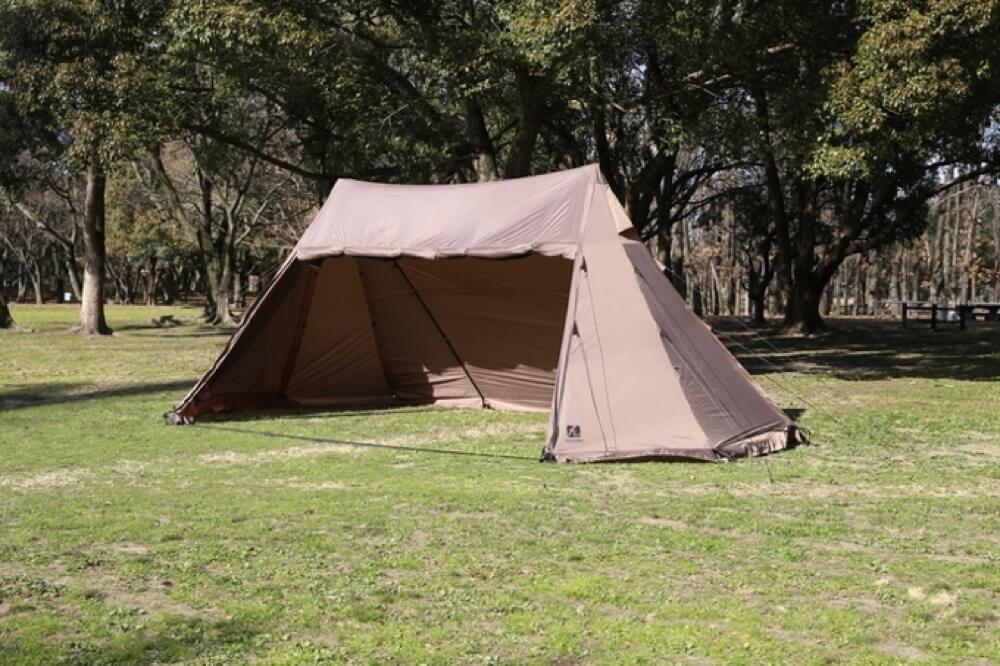 グランピアン】ハイランダーよりメインポールが二股の大型シェルターが