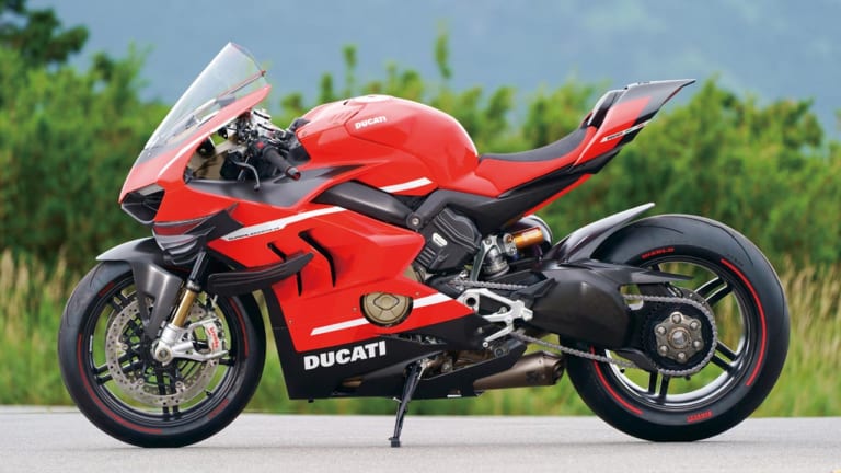 ドゥカティ スーパーレッジェーラV4 実車チェック【驚異の乾燥重量