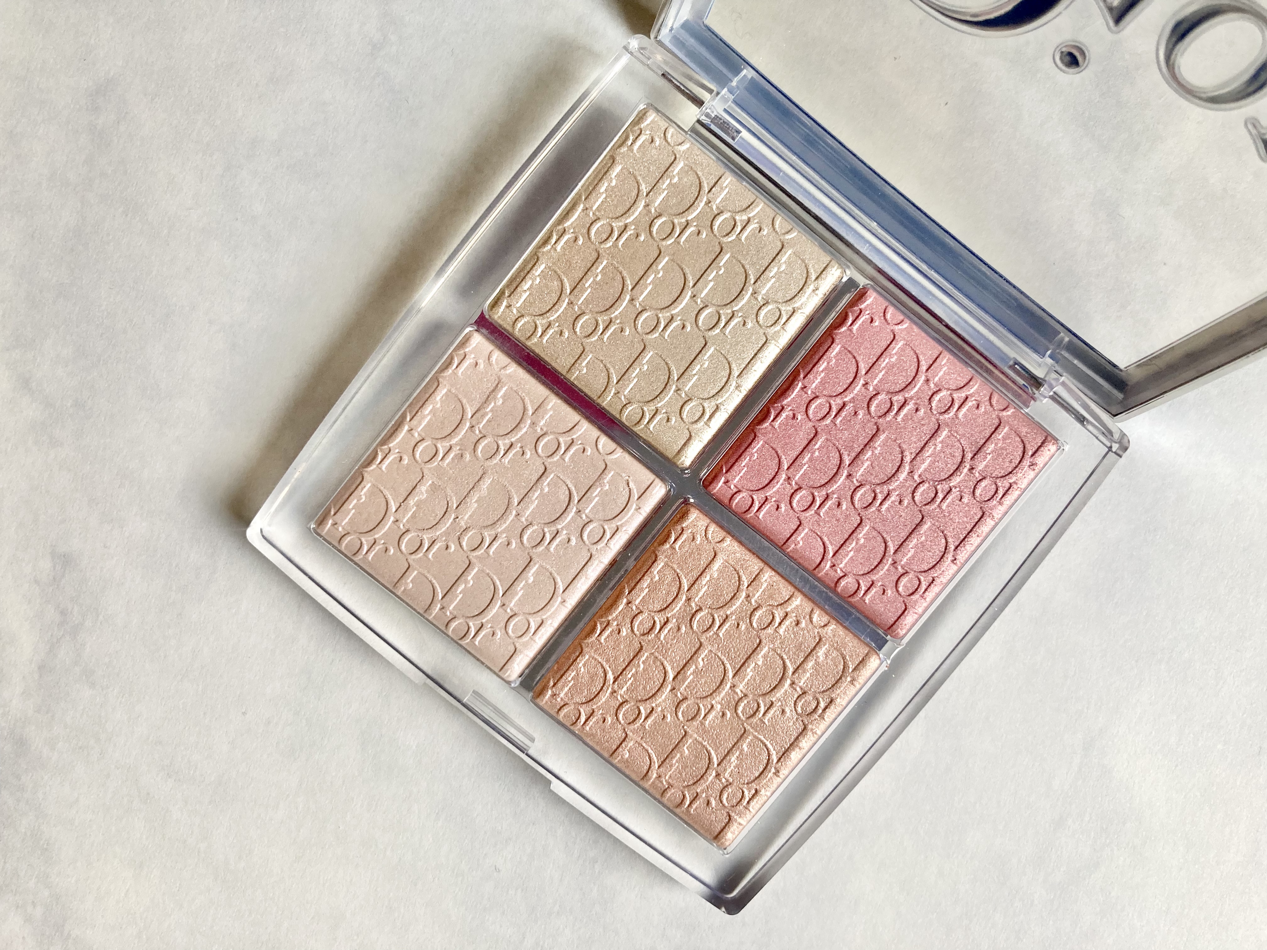 コスメ好き大絶賛！ Diorの4色ハイライト「フェイスグロウパレット」は