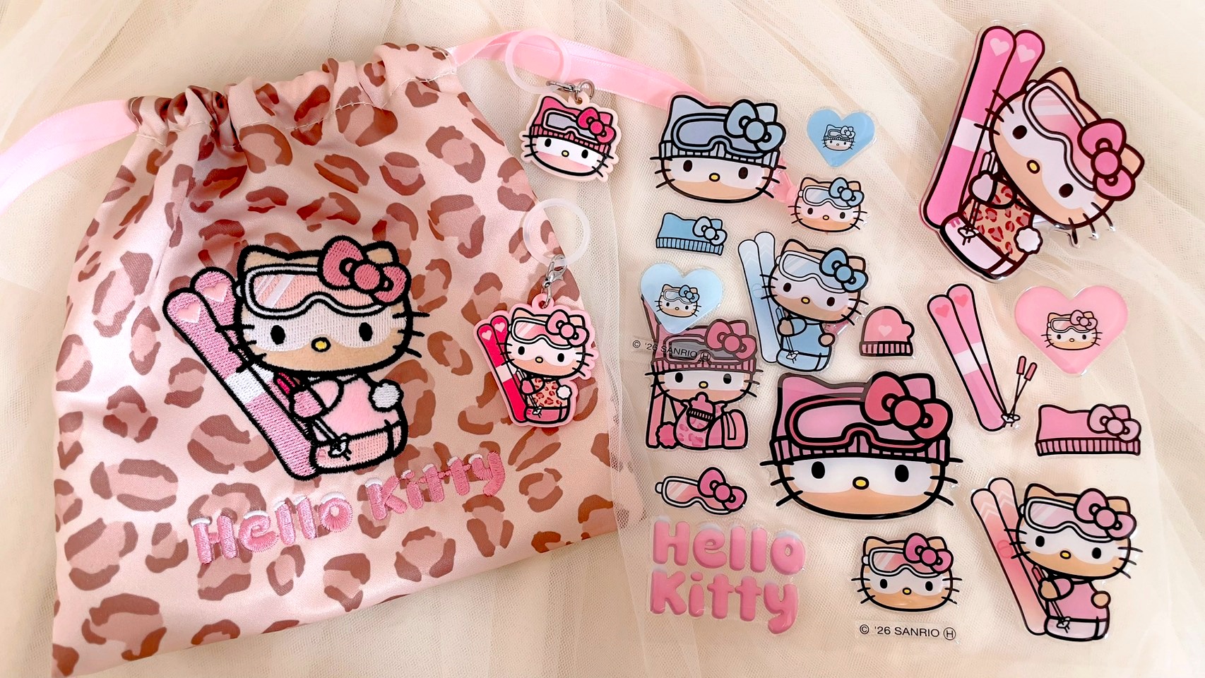 キティちゃん、ゴーグルの跡ついてるよ…！『sweet』付録は雪焼けギャル