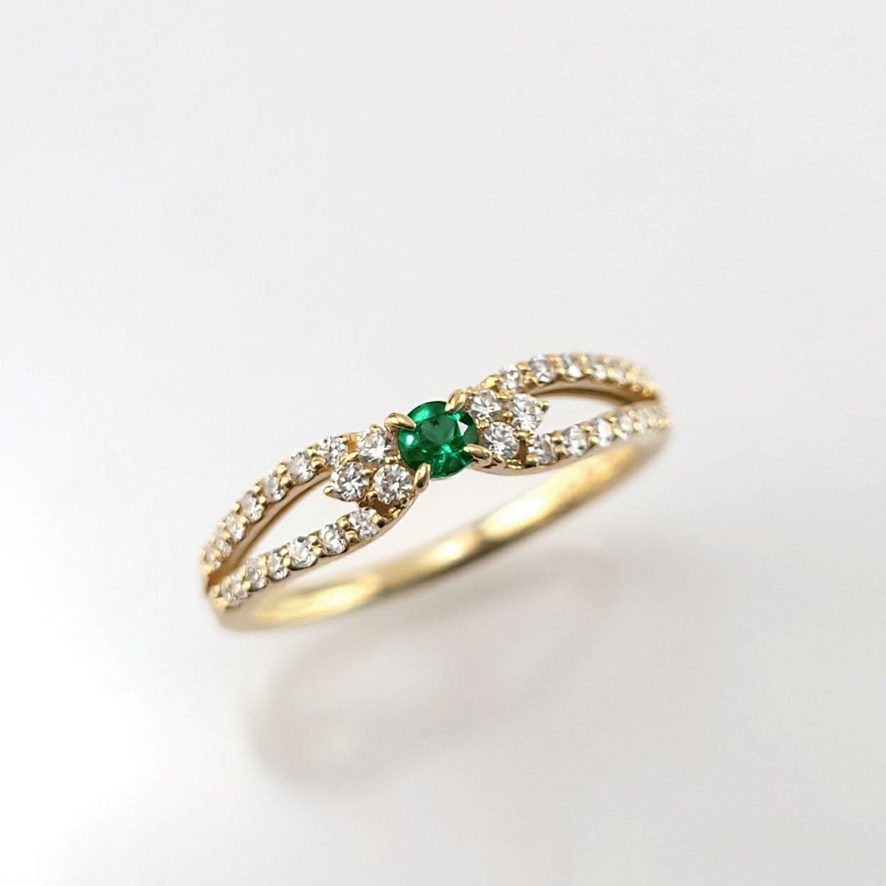 コロンビア産無処理エメラルド(ノンオイル)0.06ctK18ゴールドリング