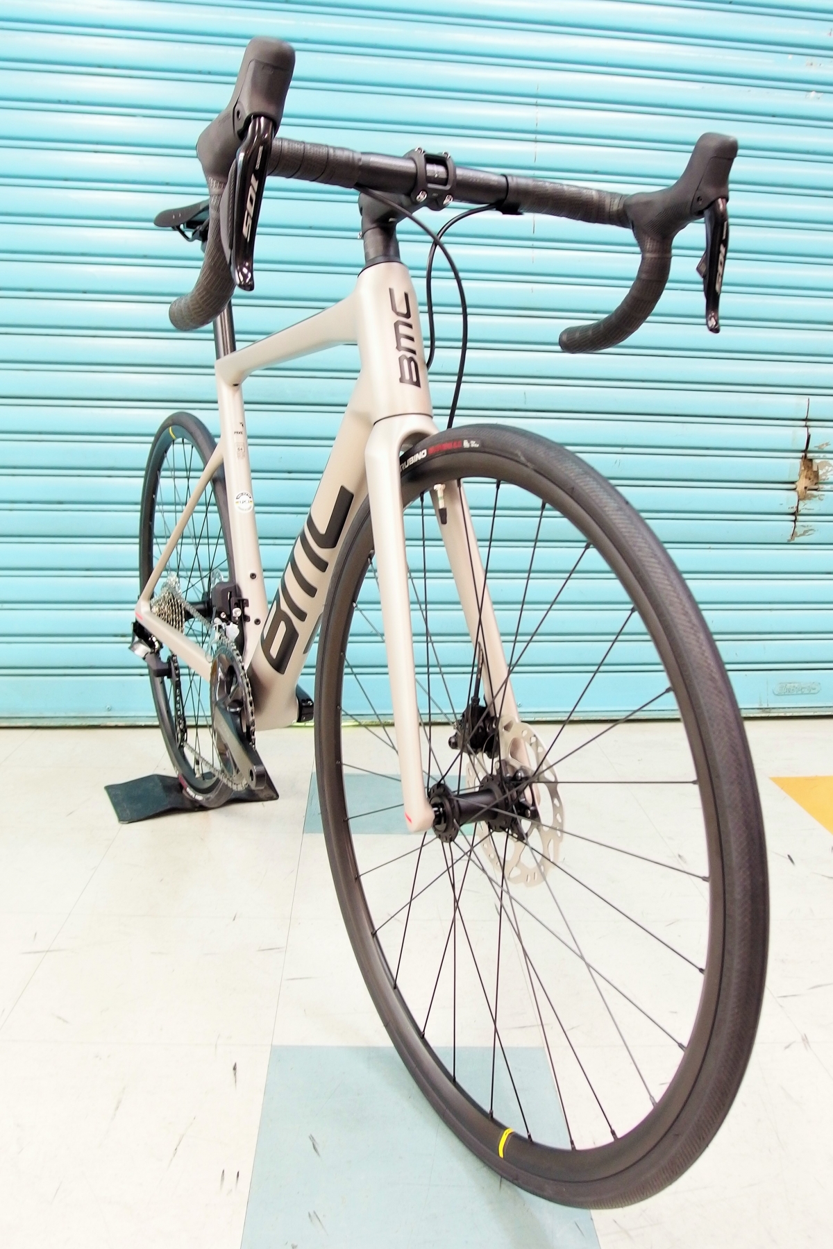 2023】高性能なセカンドモデルに新型105Di2搭載『BMC Teammachine SLR