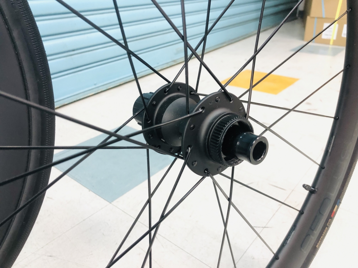 アウトレット】「BONTRAGER AEOLUS ELITE 50」TLR対応カーボンホイール