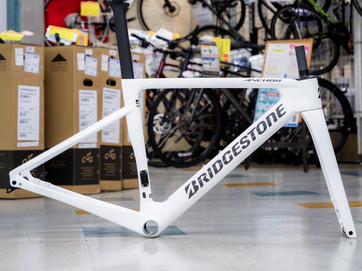 フレーム】高い空力設計を持った踏み心地のいいRP8フレームセットが再