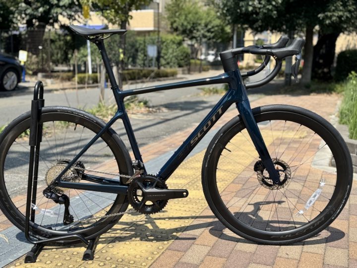 激特価】限りなくブルーに近いグリーン。シンプルでカッコよく度軽い