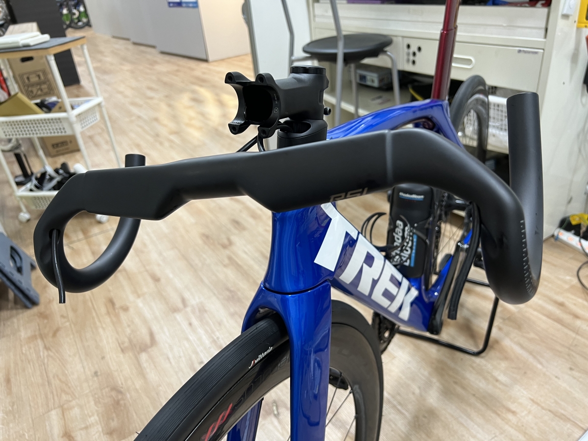 ハンドルだけでも最新に！MADONE SLR GEN6にRSLエアロハンドルバーを